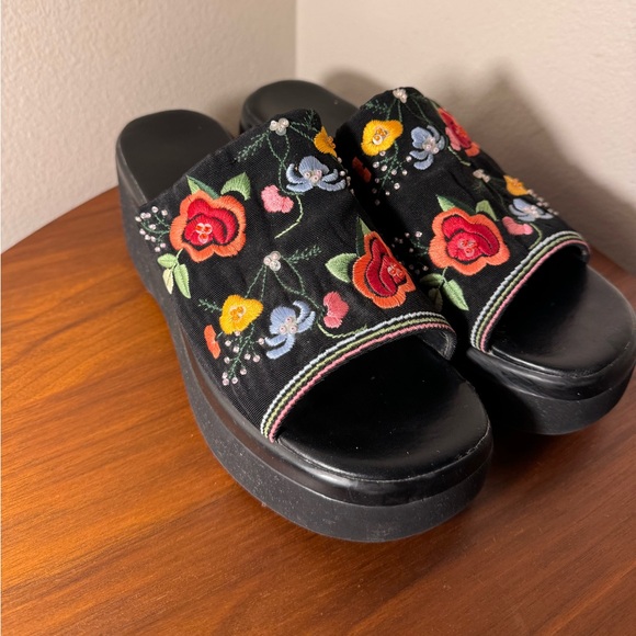 Boho Ipanema Chunky Embroidered Beaded Slide Sandals Size 8.5 - Picture 4 of 10